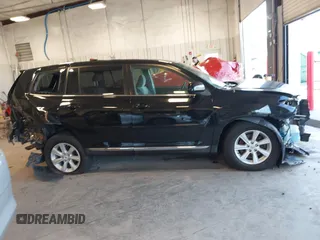 2011 Toyota Highlander z VIN 5TDBK3EH5BS072184, wystawiony jako IAAI lot #41549319 z przebiegiem 133 428 mil mil oraz . Historia ofert i sprzedaży dostępna na DreamBid. Obrazek 13.