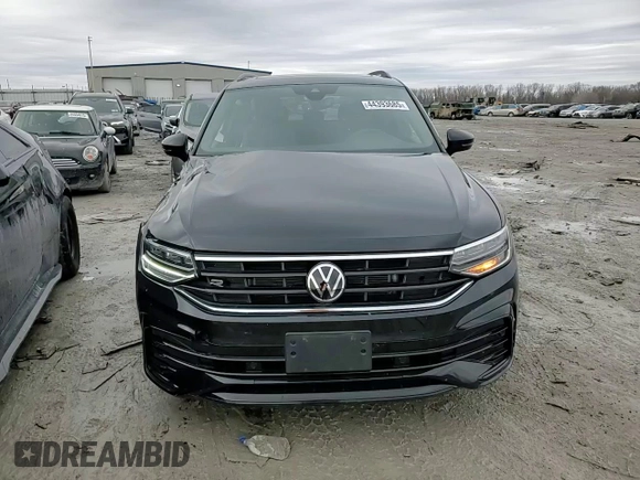 2022 Volkswagen Tiguan SE R-Line Black with VIN 3VV8B7AX0NM155204, listed as a Copart auction lot 44393685 with 21,812 mi miles and Salvage Title. Bid and sale history available at DreamBid. Image 12.