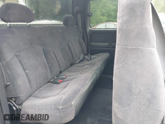 2001 Chevrolet Silverado 1500 LS with VIN 1GCEK19T11E256199, listed as a IAAI auction lot 42088180 with 253,252 mi miles. Bid and sale history available at carsss.com. Image 8.
