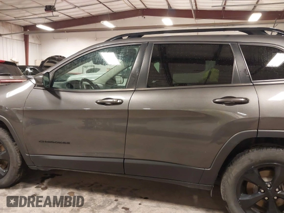 2018 Jeep Cherokee Limited with VIN 1C4PJMDX0JD617273, listed as a IAAI auction lot 41371684 with 91,821 mi miles. Bid and sale history available at carsss.com. Image 14.
