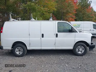 2018 Chevrolet Express Cargo Van with VIN 1GCWGAFG6J1338370, listed as a IAAI auction lot 40543708 with 1 mi miles. Bid and sale history available at carsss.com. Image 14.