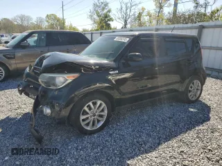 2018 Kia Soul + with VIN KNDJP3A52J7519328, listed as a Copart auction lot 48388245 with 186,425 mi miles and Salvage Title. Bid and sale history available at carsss.com. Image 1.