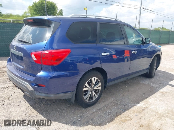 2017 Nissan Pathfinder Platinum with VIN 5N1DR2MN5HC632149, listed as a IAAI auction lot 42724463 with 132,827 mi miles and . Bid and sale history available at DreamBid. Image 4.