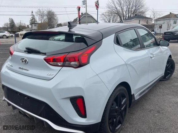 2019 Hyundai Veloster Turbo R-Spec with VIN KMHTH6AB4KU002267, listed as a Copart auction lot 50820945 with 93,778 mi miles and Clean Title. Bid and sale history available at carsss.com. Image 4.