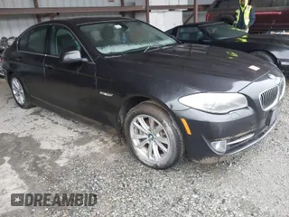2013 BMW 5 Series 528i xDrive with VIN WBAXH5C50DD113566, listed as a IAAI auction lot 41981416 with 123,330 mi miles. Bid and sale history available at carsss.com. Image 1.