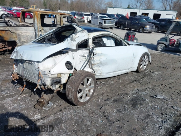 2003 Nissan 350Z Enthusiast with VIN JN1AZ34D83T117940, listed as a IAAI auction lot 41842690 with 165,379 mi miles. Bid and sale history available at carsss.com. Image 4.