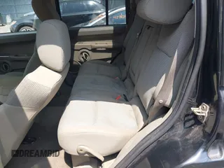2006 Jeep Commander with VIN 1J8HG48K56C324296, listed as a IAAI auction lot 42735532 with 143,009 mi miles and . Bid and sale history available at DreamBid. Image 8.