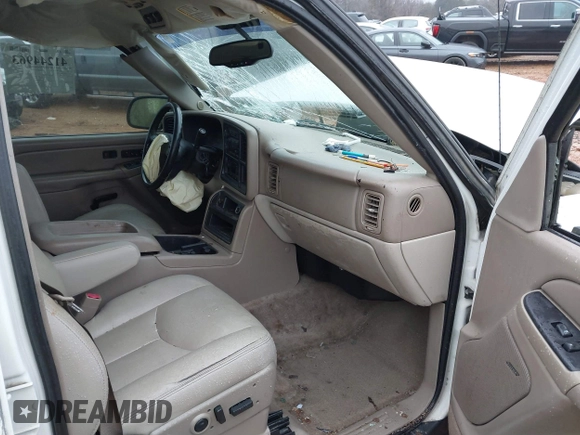 2004 Chevrolet Suburban LS with VIN 1GNEC16Z54J207144, listed as a IAAI auction lot 41244963 with 246,498 mi miles. Bid and sale history available at carsss.com. Image 5.