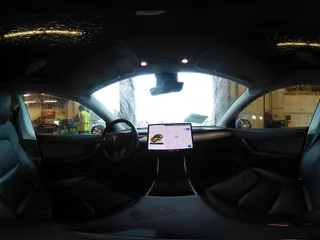2020 Tesla Model Y Long Range z VIN 5YJYGDEE8LF008945, wystawiony jako IAAI lot #41185905 z przebiegiem 31 916 mil mil oraz . Historia ofert i sprzedaży dostępna na DreamBid. Obrazek 18.