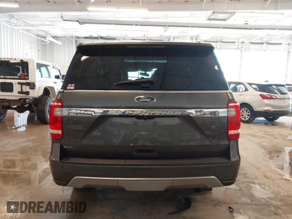 2019 Ford Expedition XLT with VIN 1FMJU1JT8KEA82990, listed as a IAAI auction lot 41622190 with 1 mi miles. Bid and sale history available at carsss.com. Image 17.