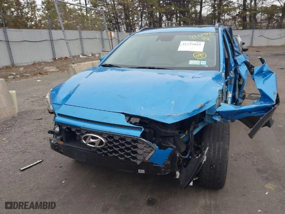 2020 Hyundai Kona Limited with VIN KM8K3CA57LU500063, listed as a IAAI auction lot 41229825 with 33,439 mi miles. Bid and sale history available at carsss.com. Image 12.