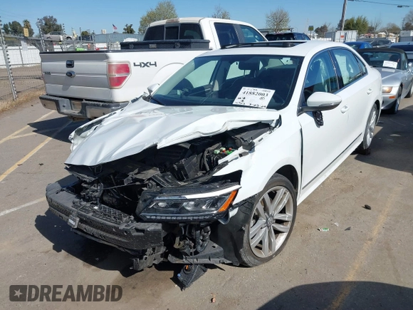 2017 Volkswagen Passat SE z VIN 1VWGT7A30HC053652, wystawiony jako IAAI lot #41882003 z przebiegiem 45 113 mil mil oraz . Historia ofert i sprzedaży dostępna na DreamBid. Obrazek 18.
