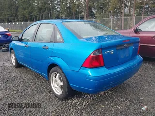 2007 Ford Focus S with VIN 1FAHP34N27W161713, listed as a IAAI auction lot 41966335 with 154,007 mi miles and . Bid and sale history available at carsss.com. Image 3.