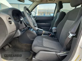 2017 Jeep Patriot Sport SE with VIN 1C4NJPBA7HD122697, listed as a Copart auction lot 57987315 with 136,757 mi miles and Salvage title. Bid and sale history available at DreamBid. Image 7.