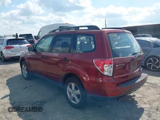 2011 Subaru Forester X z VIN JF2SHABC3BH739030, wystawiony jako IAAI lot #42214198 z przebiegiem 143 564 mil mil oraz . Historia ofert i sprzedaży dostępna na DreamBid. Obrazek 3.
