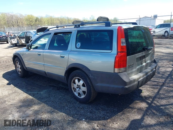 2004 Volvo V70 XC70 with VIN YV1SZ59H241171718, listed as a IAAI auction lot 41958796 with 76,710 mi miles. Bid and sale history available at carsss.com. Image 3.