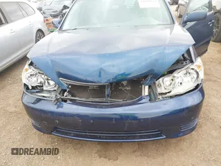 2005 Toyota Camry STD z VIN 4T1BE32K85U101891, wystawiony jako IAAI lot #41680923 z przebiegiem 146 472 mil mil oraz . Historia ofert i sprzedaży dostępna na DreamBid. Obrazek 6.