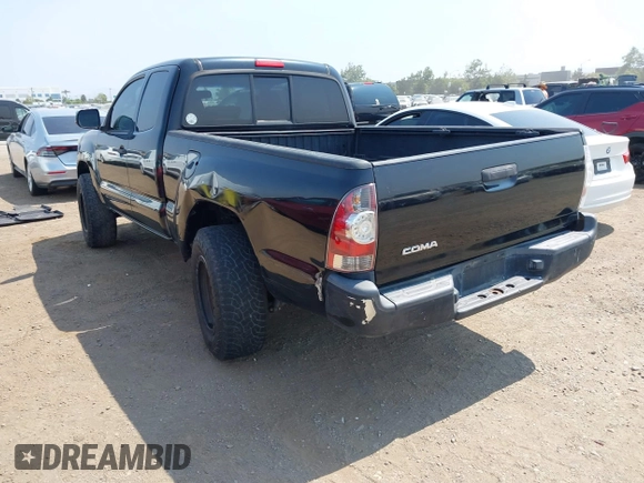 2013 Toyota Tacoma with VIN 5TFTX4CNXDX029302, listed as a IAAI auction lot 42636315 with 181,785 mi miles and . Bid and sale history available at DreamBid. Image 3.
