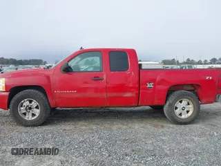 2007 Chevrolet Silverado 1500 LT w/1LT with VIN 2GCEC19J671691001, listed as a IAAI auction lot 41222623 with 453,650 mi miles. Bid and sale history available at carsss.com. Image 14.