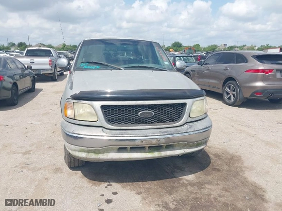 2002 Ford F-150 XL with VIN 2FTRX07242CA45481, listed as a IAAI auction lot 42097689 with 1 mi miles. Bid and sale history available at carsss.com. Image 6.