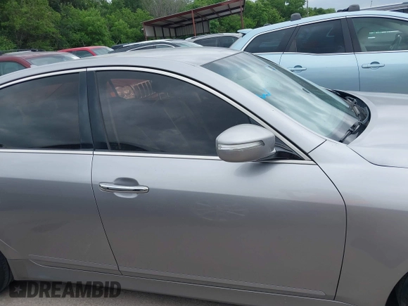 2013 Hyundai Genesis 3.8L with VIN KMHGC4DD1DU245412, listed as a IAAI auction lot 42133286 with 184,151 mi miles and . Bid and sale history available at DreamBid. Image 13.