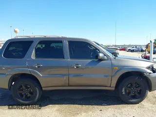 2005 Mazda Tribute S with VIN 4F2CZ06175KM49643, listed as a IAAI auction lot 41397843 with 185,088 mi miles and . Bid and sale history available at carsss.com. Image 13.