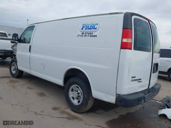 2011 Chevrolet Express Cargo Van with VIN 1GCWGFBA2B1154429, listed as a IAAI auction lot 41349126 with 224,043 mi miles. Bid and sale history available at carsss.com. Image 3.