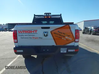 2023 Ram 1500 Tradesman z VIN 1C6RR6FG0PS522900, wystawiony jako IAAI lot #41573571 z przebiegiem 45 128 mil mil oraz . Historia ofert i sprzedaży dostępna na DreamBid. Obrazek 16.