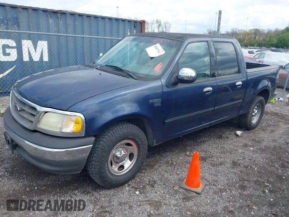 2002 Ford F-150 XLT with VIN 1FTRW07L62KD79180, listed as a IAAI auction lot 42007511 with 359,139 mi miles. Bid and sale history available at carsss.com. Image 2.
