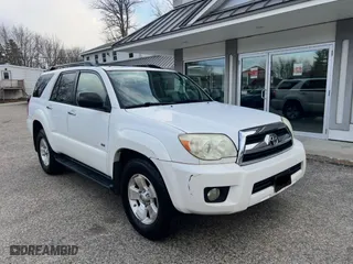 2006 Toyota 4Runner SR5 with VIN JTEZU14R068058593, listed as a Copart auction lot 51006155 with 332,941 mi miles and Clean Title. Bid and sale history available at carsss.com. Image 2.