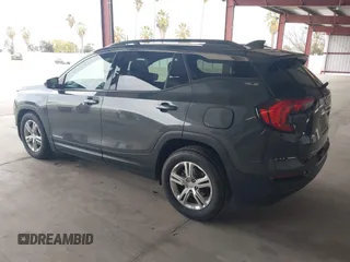 2020 GMC Terrain SLE z VIN 3GKALMEV3LL275686, wystawiony jako IAAI lot #41657384 z przebiegiem 97 501 mil mil oraz . Historia ofert i sprzedaży dostępna na DreamBid. Obrazek 3.