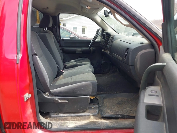 2007 Chevrolet Silverado 1500 1LT with VIN 1GCEK14067Z538823, listed as a IAAI auction lot 41996239 with 175,901 mi miles and . Bid and sale history available at DreamBid. Image 5.