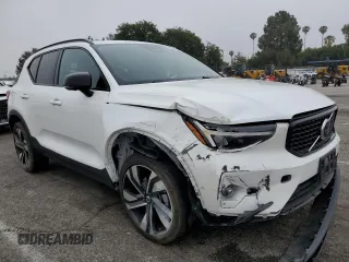 2024 Volvo XC40 Plus Dark Theme with VIN YV4L12ULXR2285377, listed as a Copart auction lot 60165095 with 43,423 mi miles and Salvage title. Bid and sale history available at DreamBid. Image 4.