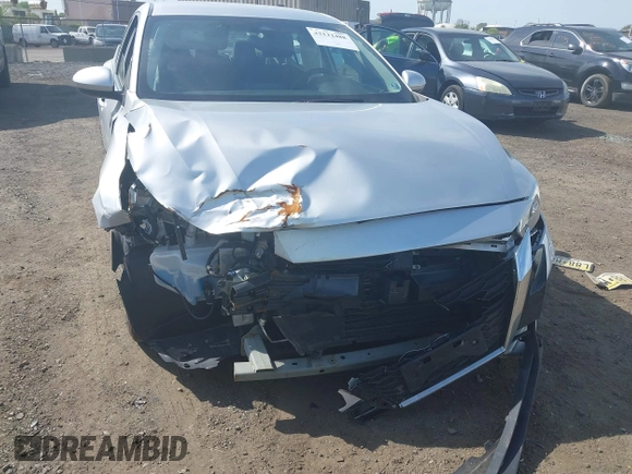 2020 Nissan Sentra S with VIN 3N1AB8BV6LY258378, listed as a IAAI auction lot 42122488 with 94,033 mi miles. Bid and sale history available at carsss.com. Image 6.