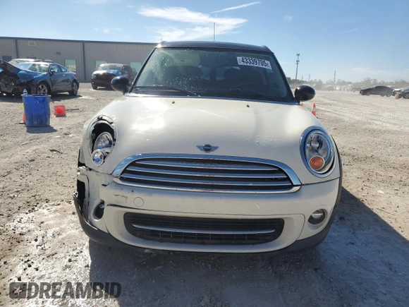 2013 MINI Clubman z VIN WMWZF3C54DT491298, wystawiony jako Copart lot #43339705 z przebiegiem 73 851 mil mil oraz Szkoda całkowita • Salvage title. Historia ofert i sprzedaży dostępna na DreamBid. Obrazek 5.