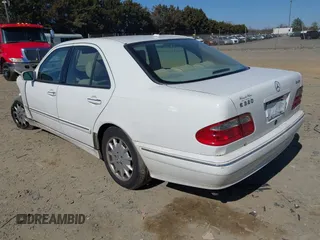 2002 Mercedes-Benz E-Class with VIN WDBJF82JX2X072291, listed as a IAAI auction lot 41754115 with 183,323 mi miles. Bid and sale history available at carsss.com. Image 3.