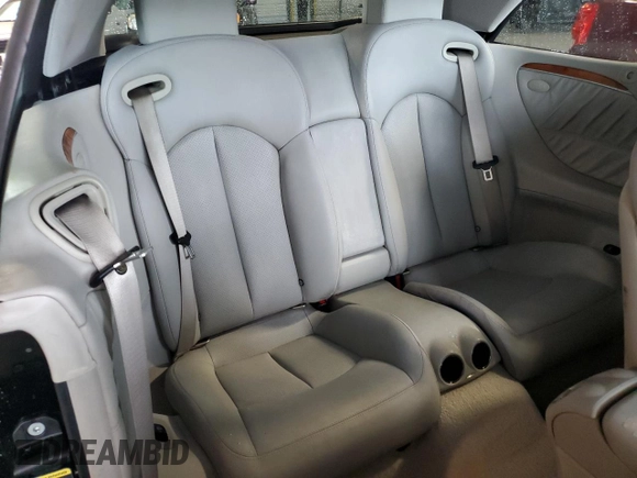 2004 Mercedes-Benz CLK 500 z VIN WDBTK75G34T031610, wystawiony jako Copart lot #73182024 z przebiegiem 107 955 mil mil oraz Szkoda całkowita • Salvage title. Historia ofert i sprzedaży dostępna na DreamBid. Obrazek 10.
