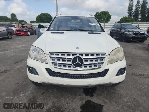 2009 Mercedes-Benz M 350 z VIN 4JGBB56E29A508847, wystawiony jako Copart lot #58296925 z przebiegiem 160 166 mil mil oraz Szkoda całkowita • Salvage title. Historia ofert i sprzedaży dostępna na DreamBid. Obrazek 5.