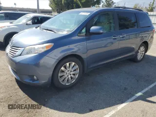 2015 Toyota Sienna Limited z VIN 5TDDK3DC3FS112198, wystawiony jako Copart lot #53724195 z przebiegiem 183 244 mil mil oraz Szkody całkowita. Historia ofert i sprzedaży dostępna na DreamBid. Obrazek 1.