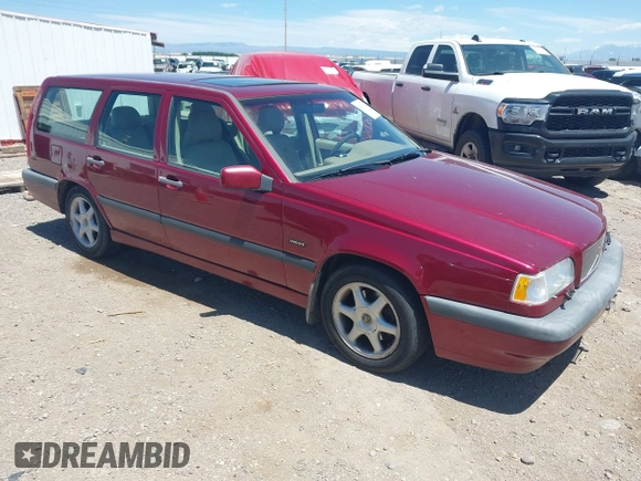 1997 Volvo 850 с VIN YV1LW5647V2322448, выставлен на аукционе IAAI как лот 42311389 с пробегом 162 547 миль миль и . История ставок и продаж доступна на DreamBid. Изображение 1.