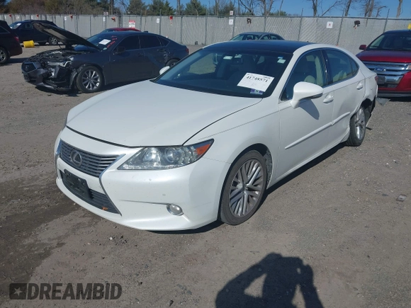 2013 Lexus ES 4dr Sdn with VIN JTHBK1GGXD2077804, listed as a IAAI auction lot 41748571 with 88,000 mi miles. Bid and sale history available at carsss.com. Image 20.