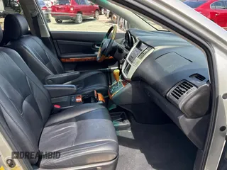 2007 Lexus RX 350 z VIN 2T2HK31U07C044365, wystawiony jako Copart lot #58370465 z przebiegiem 131 579 mil mil oraz Czysty tytuł • Clean title. Historia ofert i sprzedaży dostępna na DreamBid. Obrazek 5.