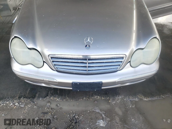 2003 Mercedes-Benz C 240 z VIN WDBRF81J53F428061, wystawiony jako Copart lot #76606014 z przebiegiem Nie podano mil oraz Nie do naprawy • Non repairable. Historia ofert i sprzedaży dostępna na DreamBid. Obrazek 11.