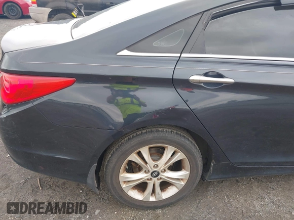 2013 Hyundai Sonata Limited with VIN 5NPEC4AC0DH559912, listed as a IAAI auction lot 42218654 with 156,802 mi miles and . Bid and sale history available at carsss.com. Image 13.