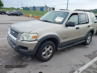 2006 Ford Explorer XLT z VIN 1FMEU73E56UB74573, wystawiony jako IAAI lot #42383380 z przebiegiem 224 359 mil mil oraz . Historia ofert i sprzedaży dostępna na DreamBid. Obrazek 19.
