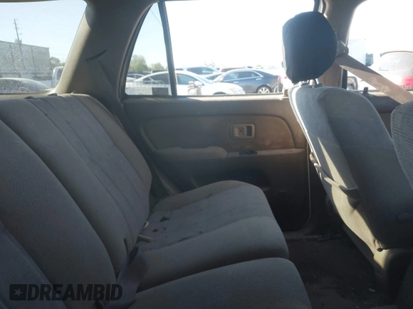 2000 Toyota 4Runner SR5 z VIN JT3GN86R8Y0141418, wystawiony jako IAAI lot #41838724 z przebiegiem Nie podano mil oraz . Historia ofert i sprzedaży dostępna na DreamBid. Obrazek 8.