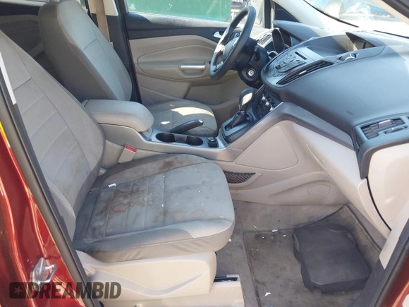 2015 Ford Escape SE with VIN 1FMCU0G72FUC31709, listed as a IAAI auction lot 42135657 with 157,952 mi miles. Bid and sale history available at carsss.com. Image 5.