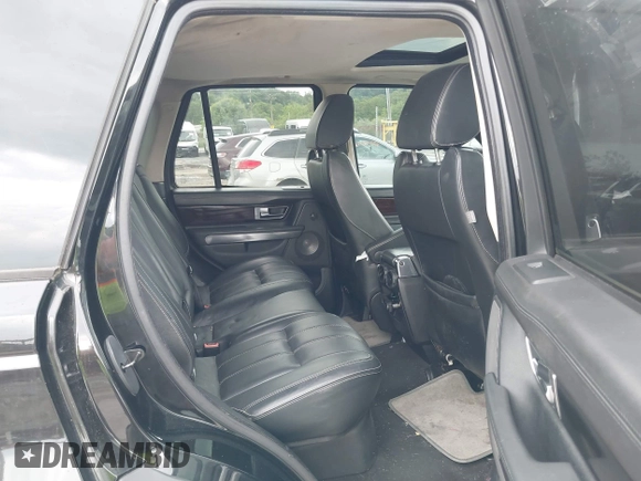 2011 Land Rover Range Rover Sport HSE Lux z VIN SALSK2D41BA284871, wystawiony jako IAAI lot #42354891 z przebiegiem 155 554 mil mil oraz . Historia ofert i sprzedaży dostępna na DreamBid. Obrazek 8.