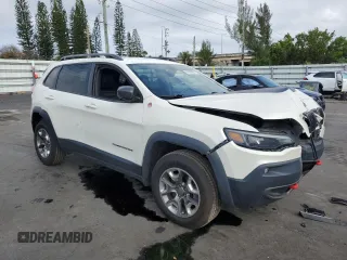 2019 Jeep Cherokee Trailhawk z VIN 1C4PJMBX2KD152628, wystawiony jako Copart lot #51650595 z przebiegiem 67 660 mil mil oraz Nie do naprawy. Historia ofert i sprzedaży dostępna na DreamBid. Obrazek 4.