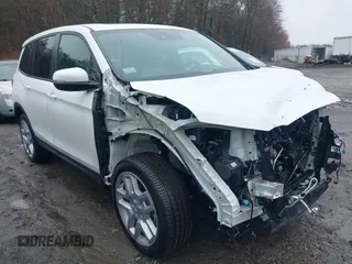 2025 Honda Passport EX-L z VIN 5FNYF8H50SB006501, wystawiony jako IAAI lot #41926216 z przebiegiem 4 323 mil mil oraz . Historia ofert i sprzedaży dostępna na DreamBid. Obrazek 1.